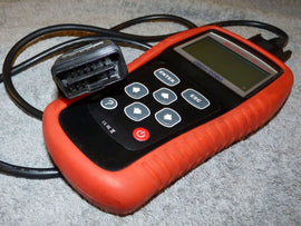 OBD Tune vs Bench Flash: Which ECU Tuning Method Is Right for Your Car?